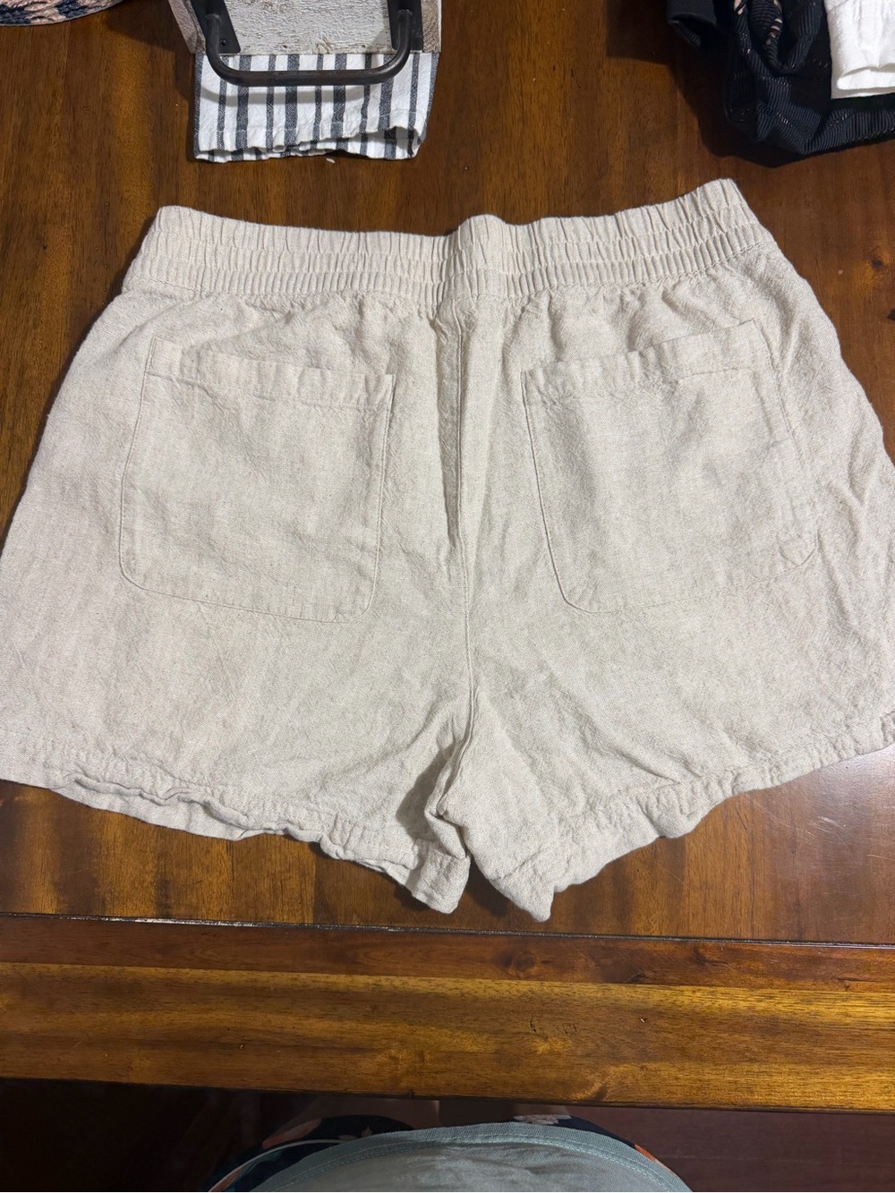 2 Old Navy Cream Elastic-Waist Casual Athletic Shorts
